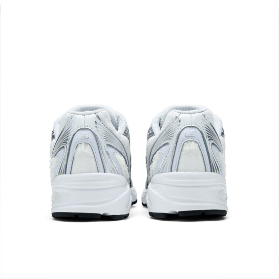 New Balance 740